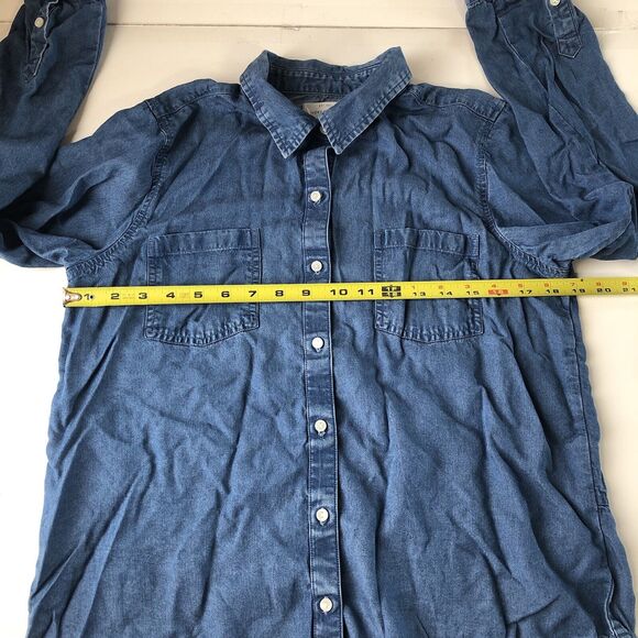 Lucky Brand Women’s Denim Button-Down Shirt Pockets Size Medium - Picture 4 of 15